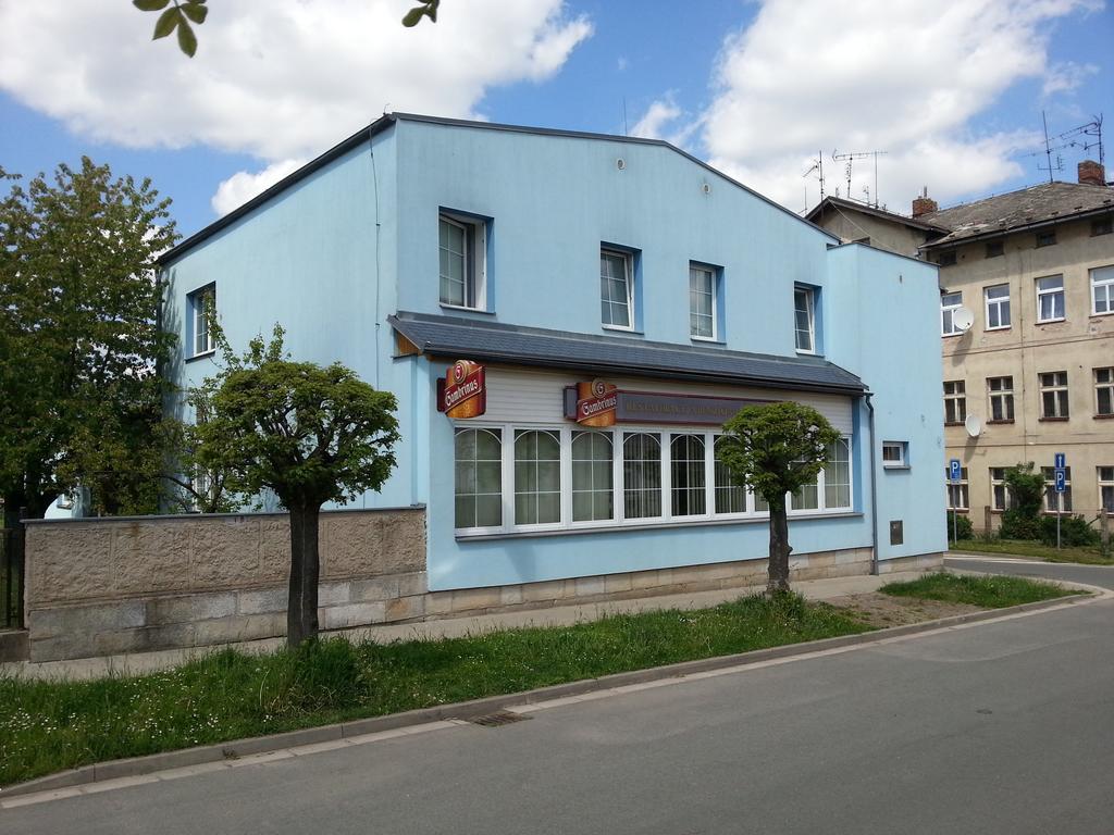 Klub U Namornika Dvůr Králové nad Labem Buitenkant foto