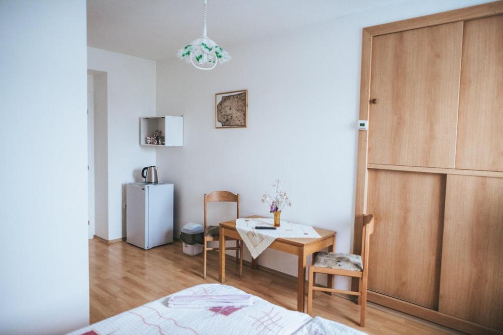 Klub U Namornika Dvůr Králové nad Labem Buitenkant foto