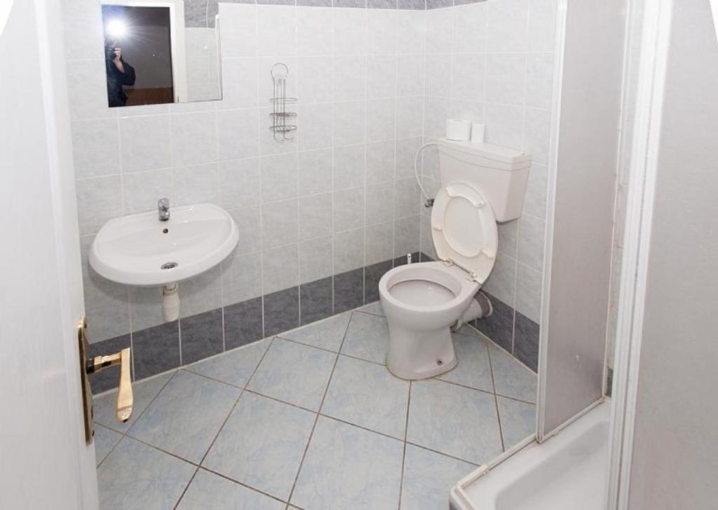 Klub U Namornika Dvůr Králové nad Labem Buitenkant foto