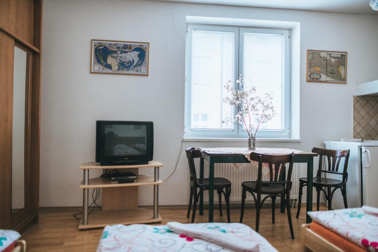 Klub U Namornika Dvůr Králové nad Labem Buitenkant foto